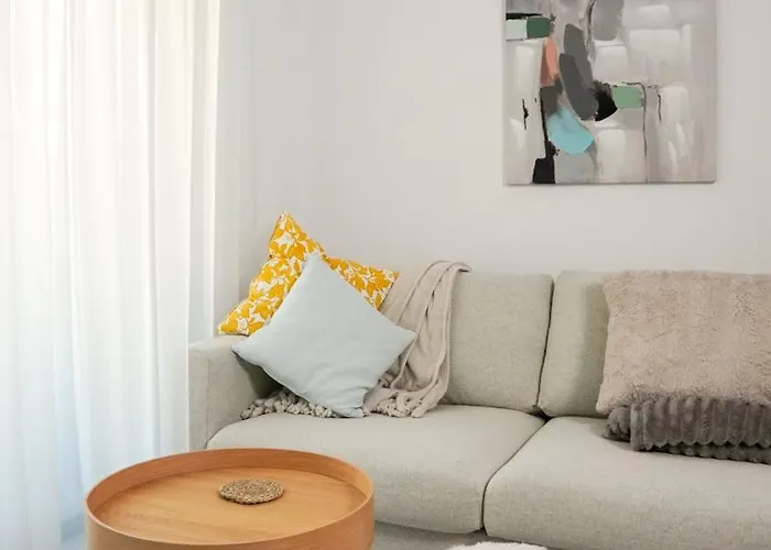 Chic And Cozy Apartment *